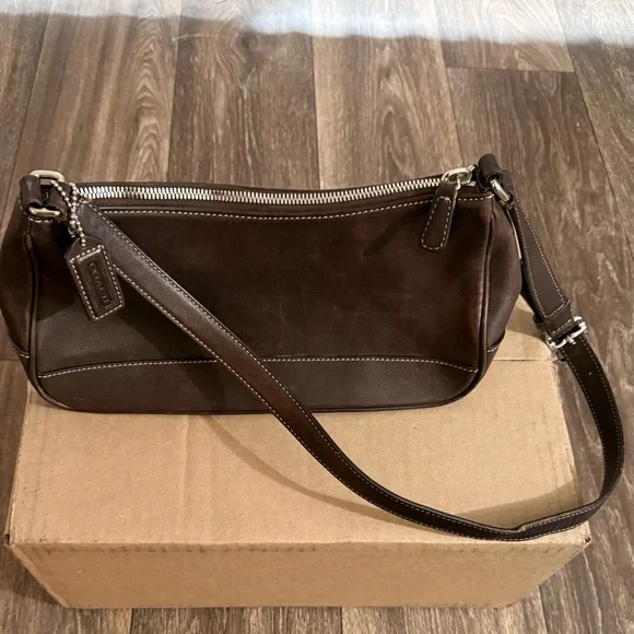 Vintage Coach Brown Leather Shoulder bag - Picture 2 of 9